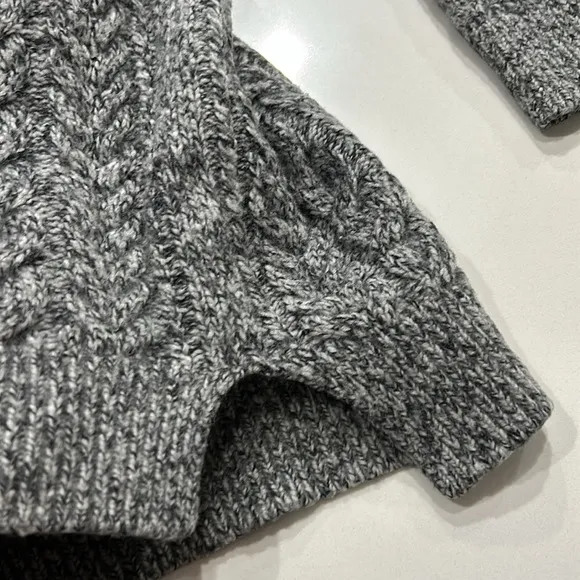 Vince | Cable Knit V-Neck Cashmere Wool Sweater XS