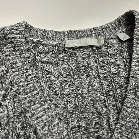 Vince | Cable Knit V-Neck Cashmere Wool Sweater XS
