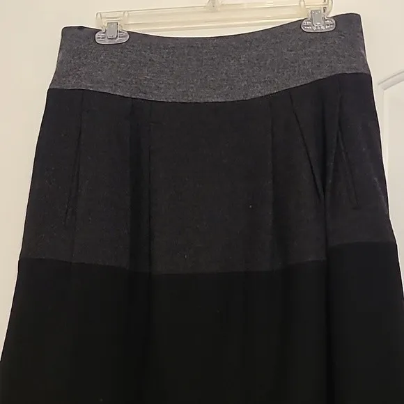 VINCE Colorblock Wool Blend A-Line Skirt Lined Pleated Gray &amp; Black Size 8