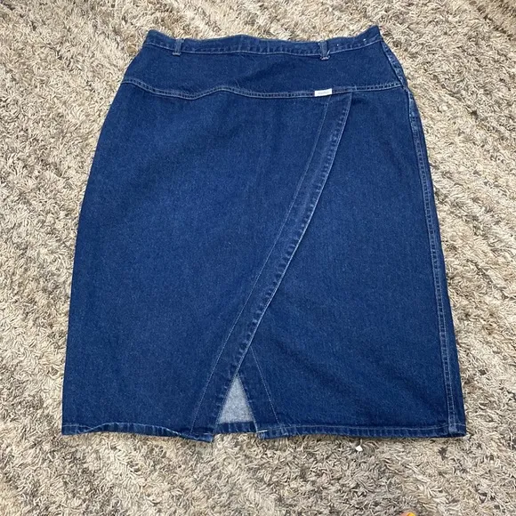 Vintage midi length denim skirt diagonal detail on the back made in USA 18-20
