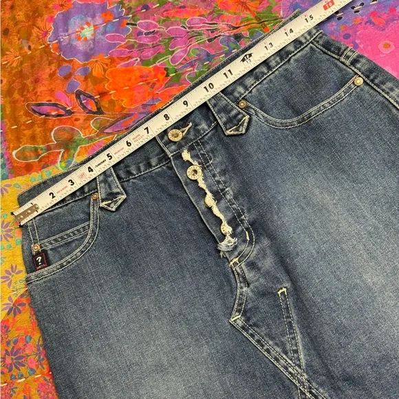 Vintage Y2K Guess Blue Denim Raw Hem Skirt Size 28 Cut Out Back Slit Summer Boho