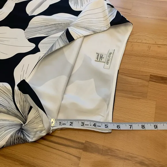 White House Black Market 100% silk A-line mini skirt size 0