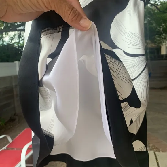 White House Black Market 100% silk A-line mini skirt size 0