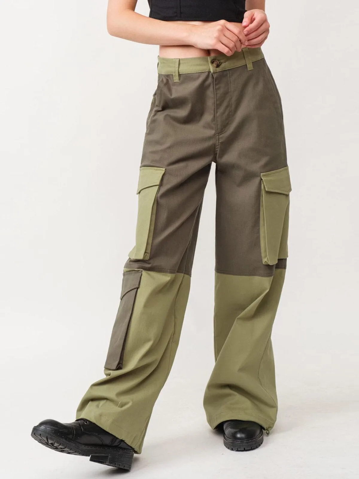 WOMEN'S BUTTON CLOSURE CARGO COLORBLOCK DENIM PANTS