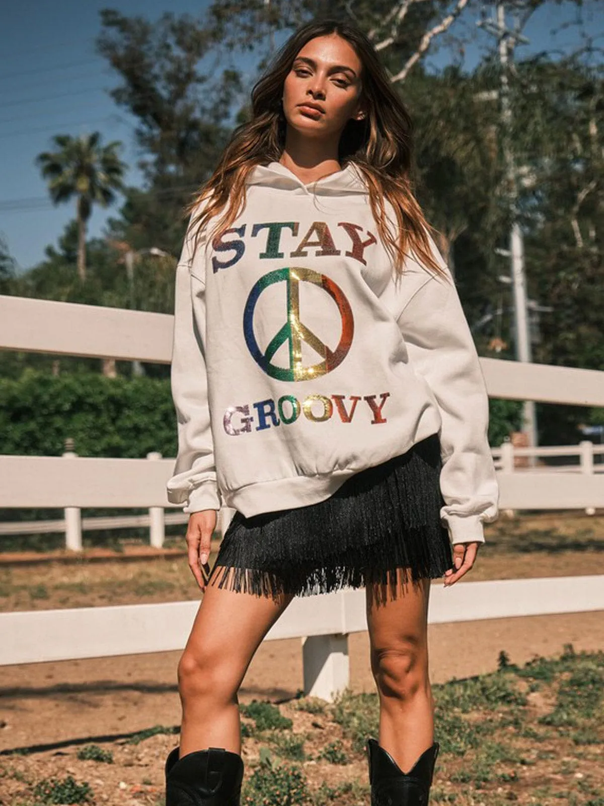 WOMEN'S LONG SLEEVE GRAPHIC HOODED PULLOVER SWEATER