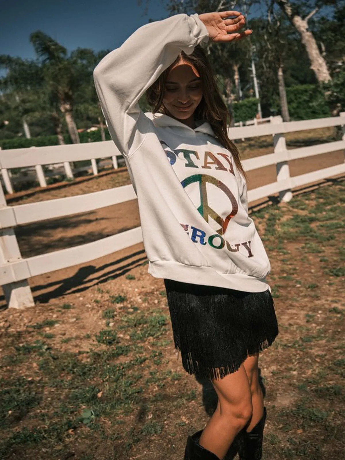 WOMEN'S LONG SLEEVE GRAPHIC HOODED PULLOVER SWEATER