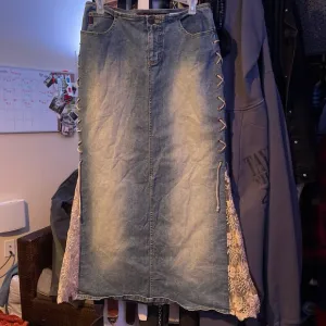 Women’s Mudd Denim Skirt Size