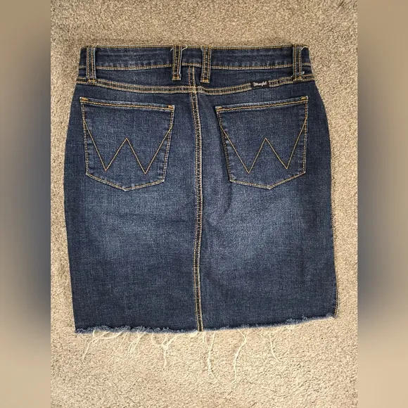 WRANGLER Raw Hem Darl Wash Denim Skirt