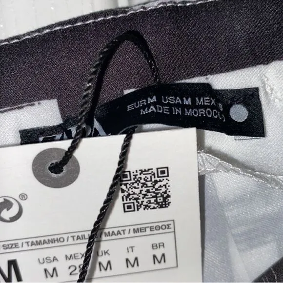 Zara High-waisted Midi Black &amp; White MidiSkirt Size Medium)
