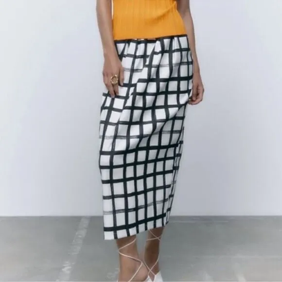 Zara High-waisted Midi Black &amp; White MidiSkirt Size Medium)