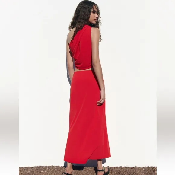 Zara sexy Red DRAPED MIDI SKIRT. Size M