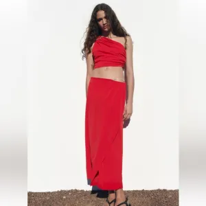 Zara sexy Red DRAPED MIDI SKIRT. Size M